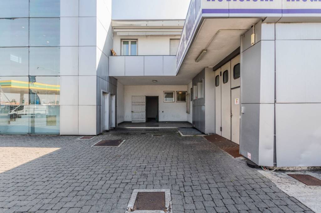 appartamento in vendita a Caronno Pertusella