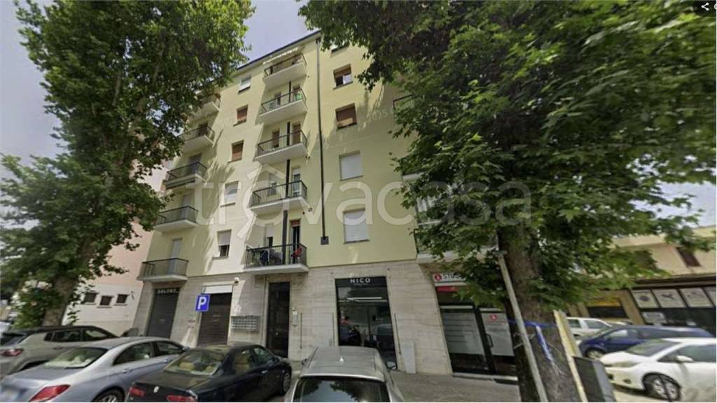 appartamento in vendita a Caronno Pertusella