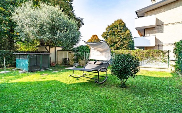 appartamento in vendita a Caronno Pertusella