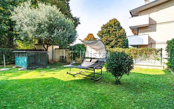 appartamento in vendita a Caronno Pertusella