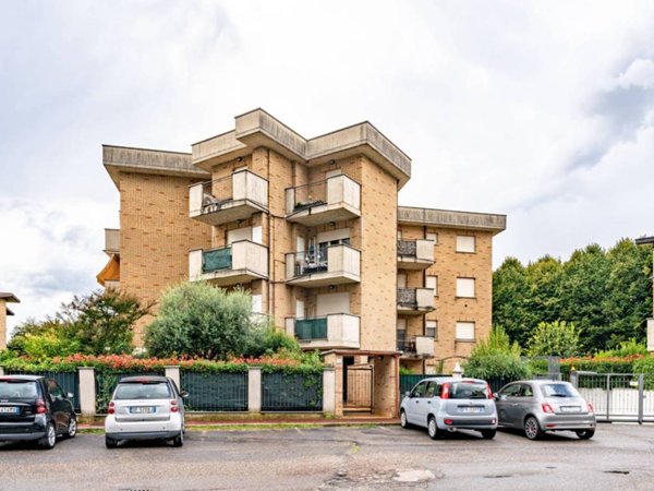 appartamento in vendita a Caronno Pertusella