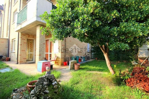 appartamento in vendita a Caronno Pertusella