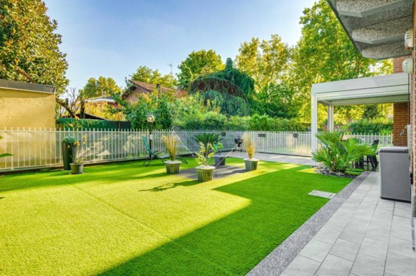 appartamento in vendita a Caronno Pertusella