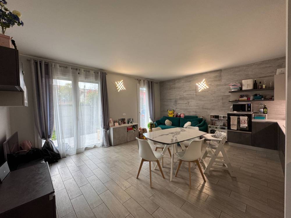 appartamento in vendita a Caronno Pertusella