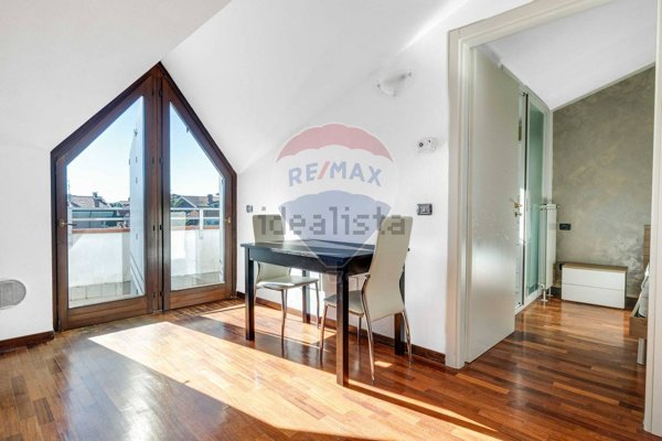 appartamento in vendita a Caronno Pertusella