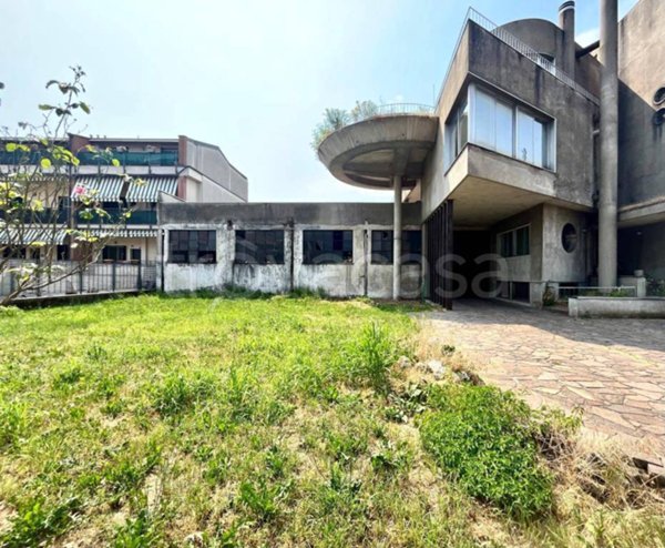 appartamento in vendita a Caronno Pertusella