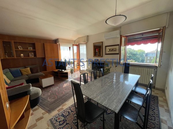 appartamento in vendita a Caronno Pertusella