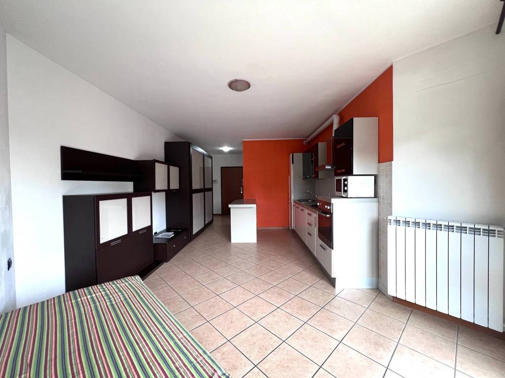 appartamento in vendita a Caronno Pertusella