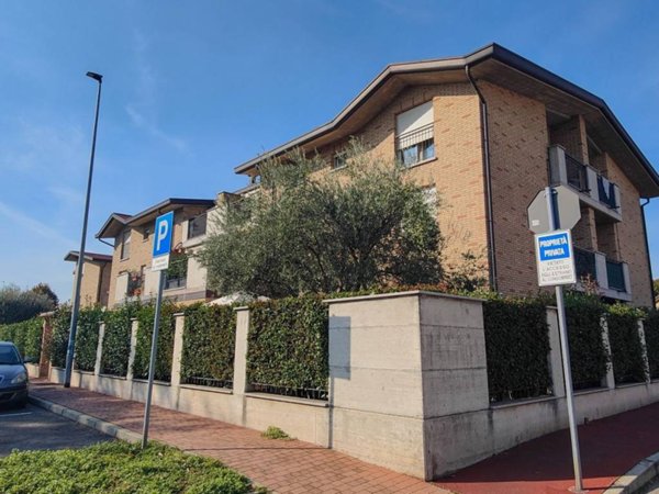 appartamento in vendita a Caronno Pertusella