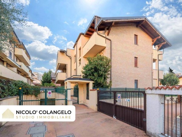 appartamento in vendita a Caronno Pertusella