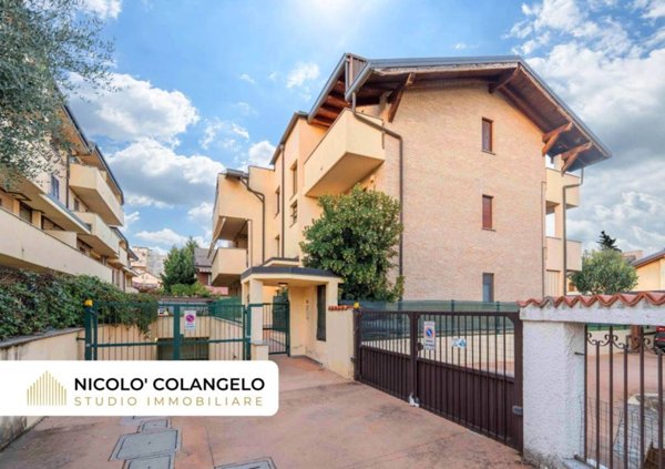 appartamento in vendita a Caronno Pertusella