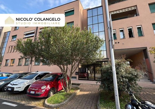 locale di sgombero in vendita a Caronno Pertusella