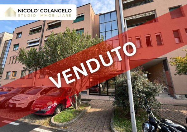 locale di sgombero in vendita a Caronno Pertusella