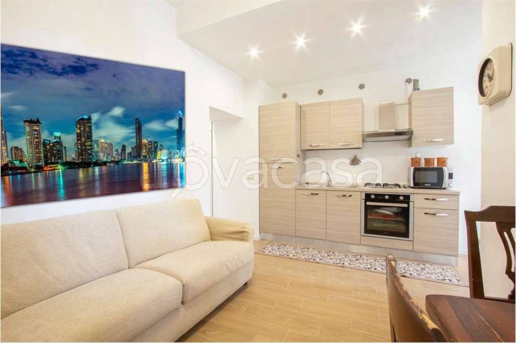 appartamento in vendita a Caronno Pertusella