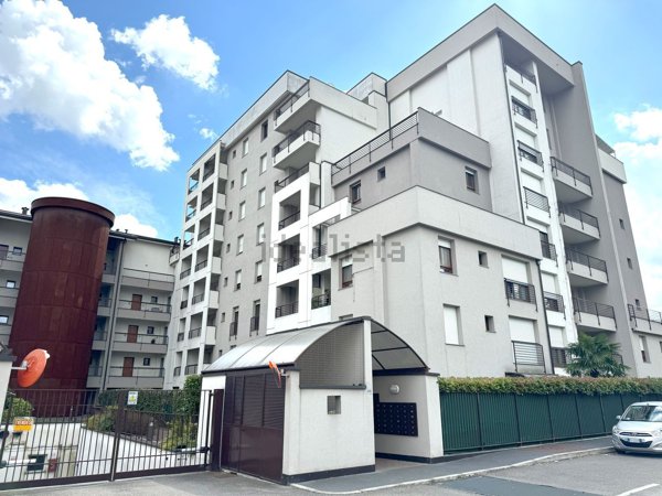 appartamento in vendita a Caronno Pertusella