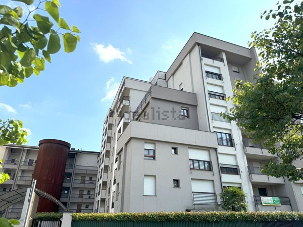 appartamento in vendita a Caronno Pertusella