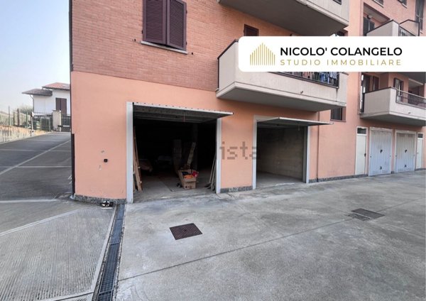 locale di sgombero in vendita a Caronno Pertusella