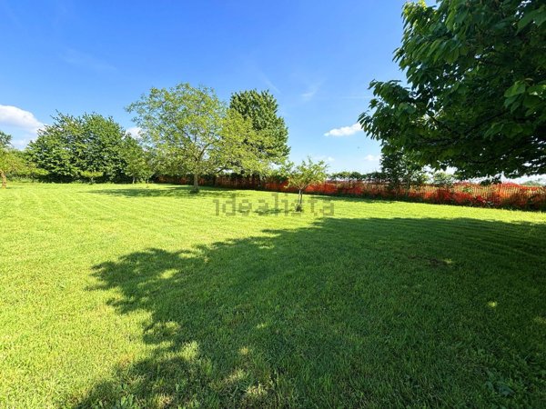 terreno agricolo in vendita a Caronno Pertusella