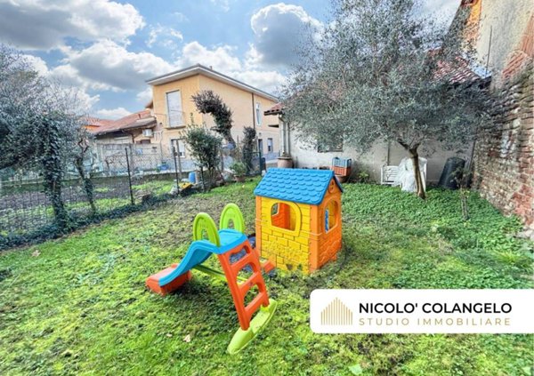 appartamento in vendita a Caronno Pertusella