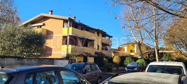 appartamento in vendita a Caronno Pertusella