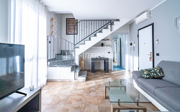 appartamento in vendita a Caronno Pertusella