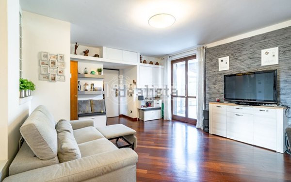 appartamento in vendita a Caronno Pertusella