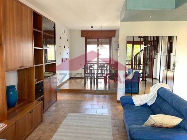 appartamento in vendita a Caronno Pertusella