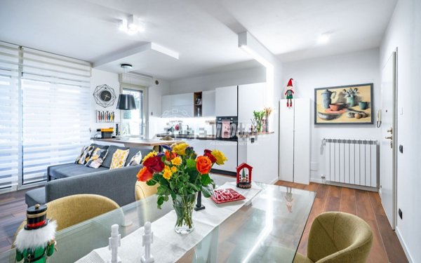 appartamento in vendita a Caronno Pertusella