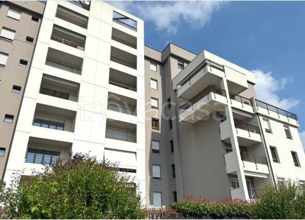 appartamento in vendita a Caronno Pertusella