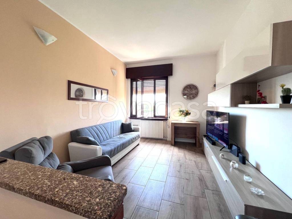 appartamento in vendita a Caronno Pertusella