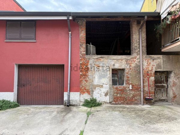 appartamento in vendita a Caronno Pertusella