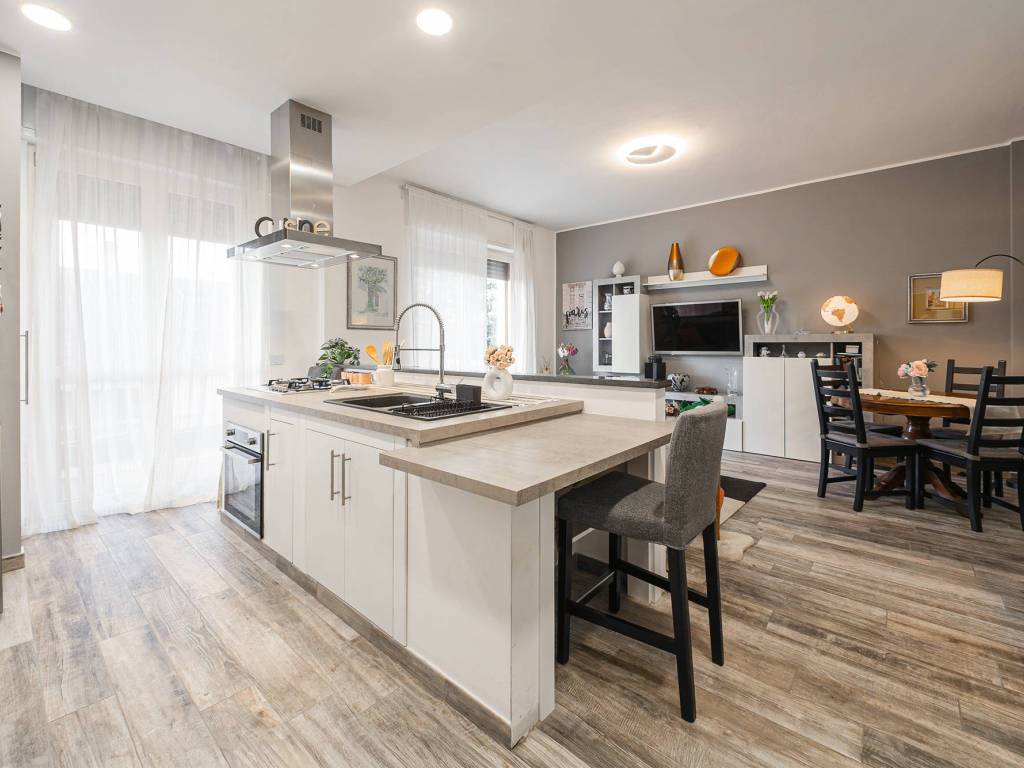 appartamento in vendita a Caronno Pertusella