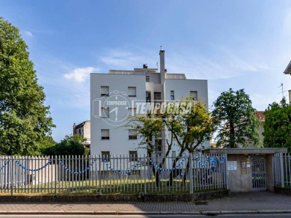 appartamento in vendita a Caronno Pertusella