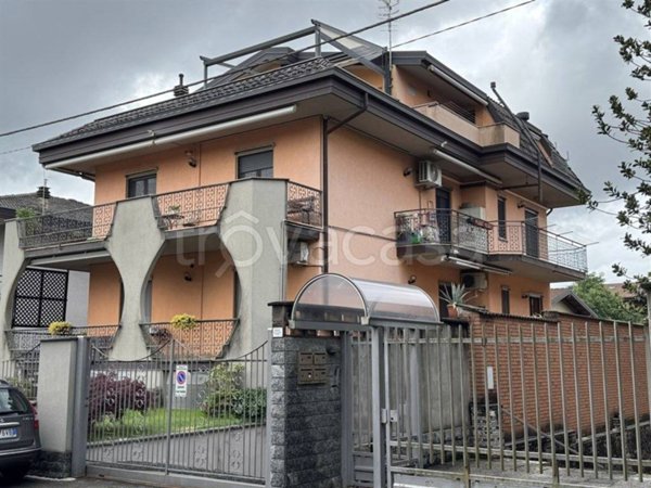 appartamento in vendita a Caronno Pertusella