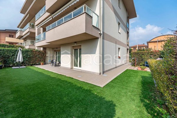 appartamento in vendita a Caronno Pertusella