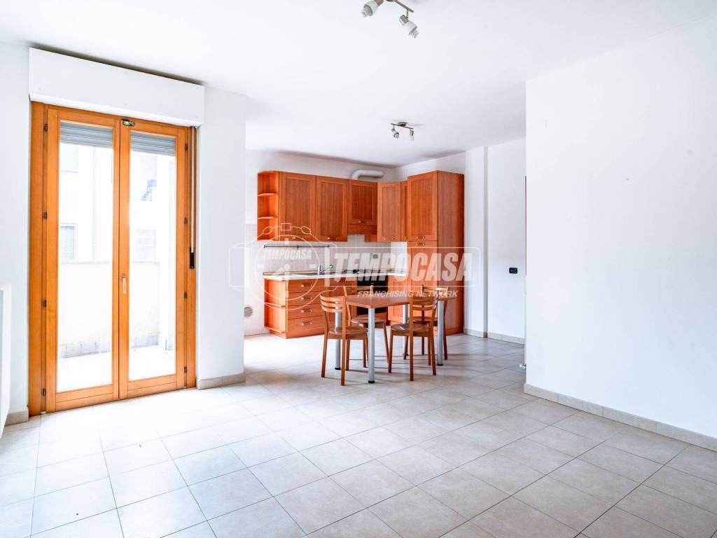 appartamento in vendita a Caronno Pertusella