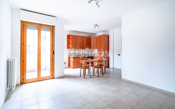 appartamento in vendita a Caronno Pertusella