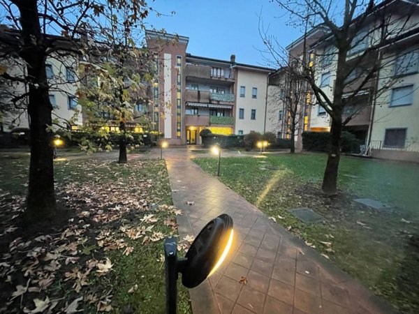 appartamento in vendita a Caronno Pertusella