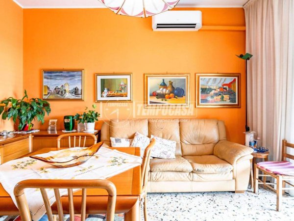 appartamento in vendita a Caronno Pertusella