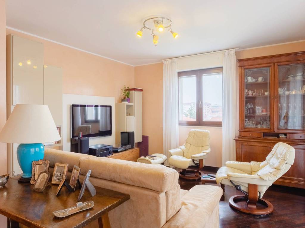 appartamento in vendita a Caronno Pertusella