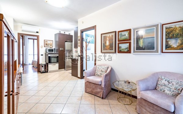 appartamento in vendita a Caronno Pertusella