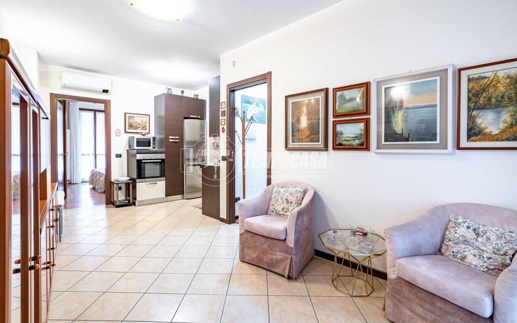 appartamento in vendita a Caronno Pertusella