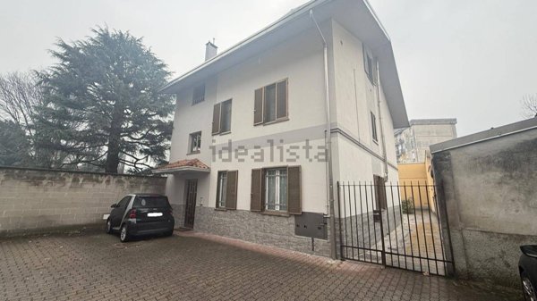 appartamento in vendita a Caronno Pertusella