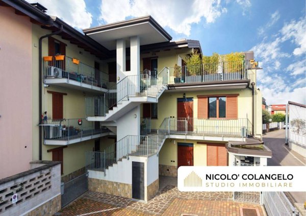 appartamento in vendita a Caronno Pertusella