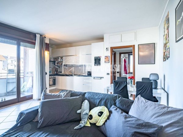 appartamento in vendita a Caronno Pertusella