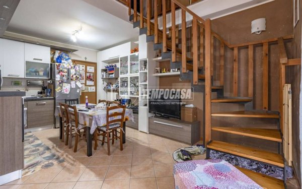 appartamento in vendita a Caronno Pertusella