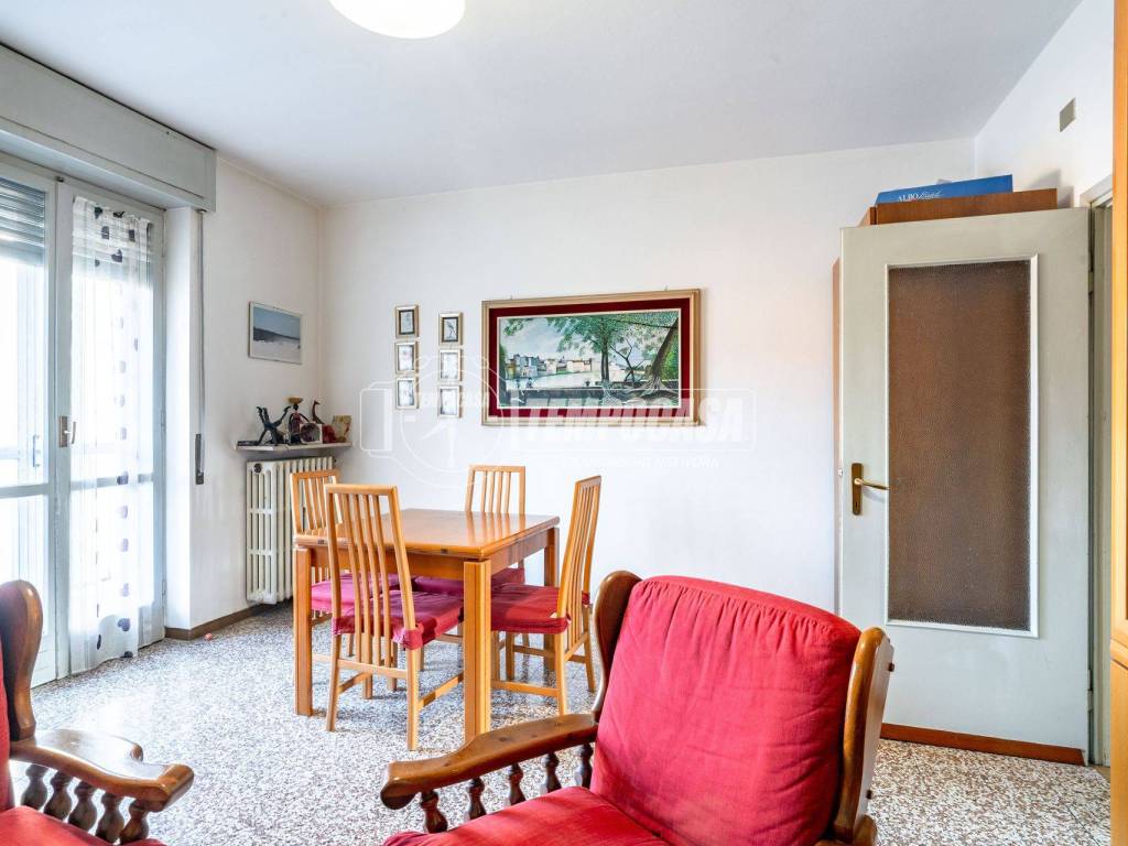 appartamento in vendita a Caronno Pertusella