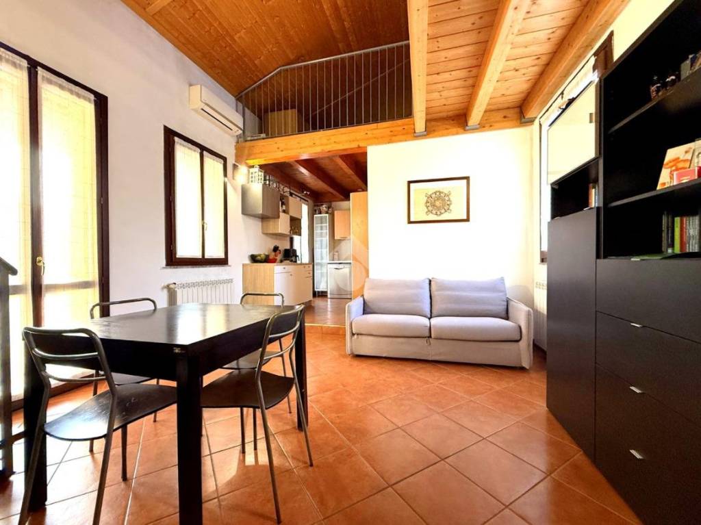 appartamento in vendita a Caronno Pertusella