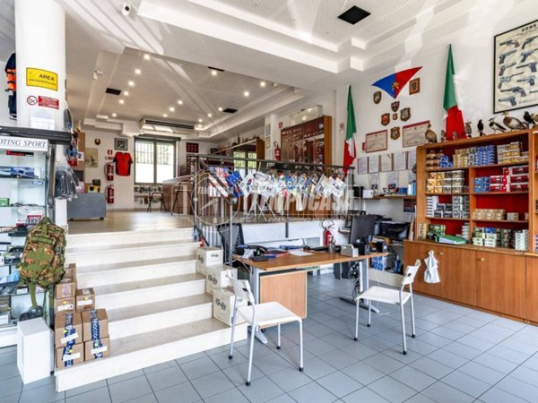 appartamento in vendita a Caronno Pertusella