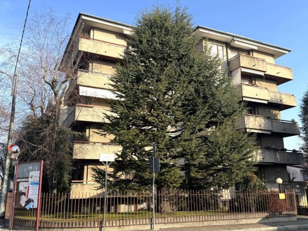 appartamento in vendita a Caronno Pertusella